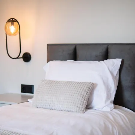 Republic Square- Location アパート *