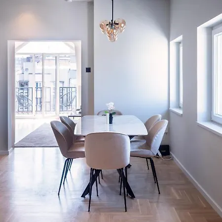 Republic Square- Location ベオグラード