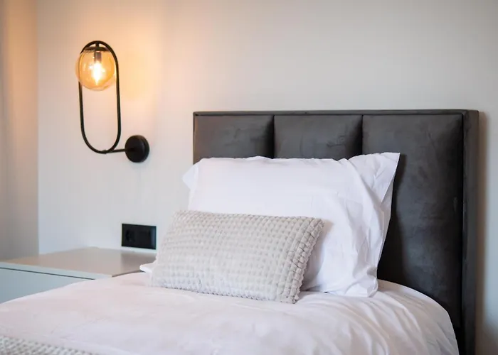 Republic Square- Location Apartamento *