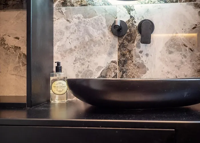 Republic Square- Location Apartamento *