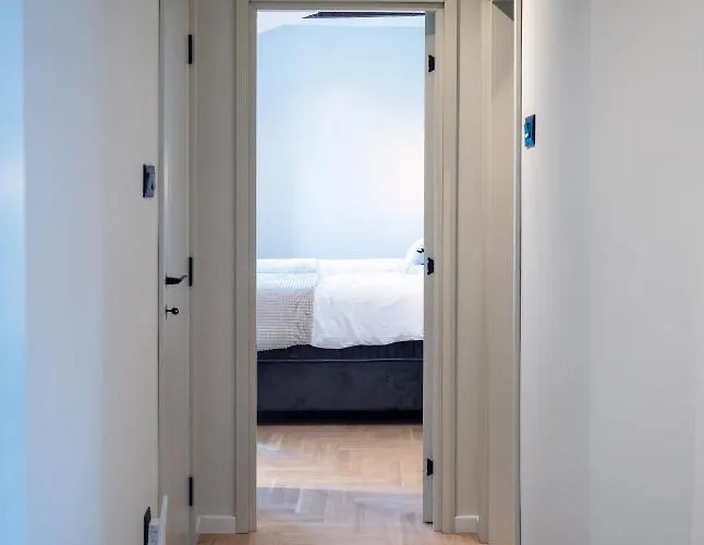 Republic Square- Location Apartamento *